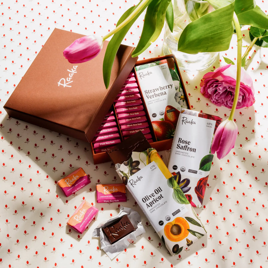 Bites & Bars Signature Gift Box - Amber Loft Box Discovery
